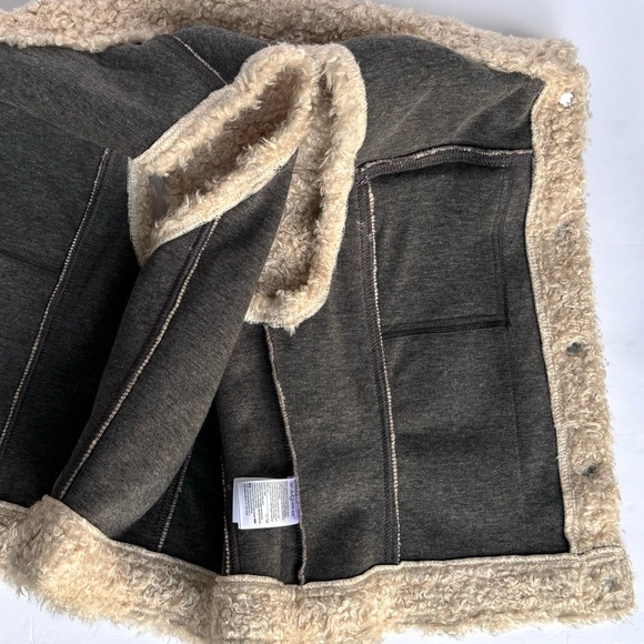 GAP Teddy Bear Vest Cream Sherpa Sleeveless Jacket - Picture 2 of 5